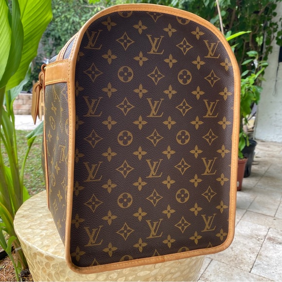 Louis Vuitton Pet Carrier - Picture 6 of 15